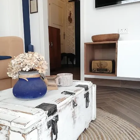 Maple Place Apartma *