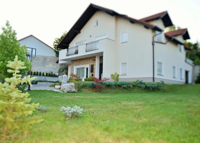 Daire Maple Place Pivka