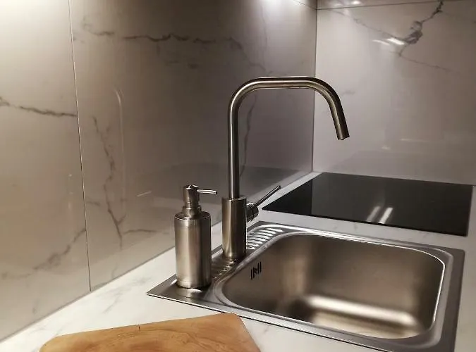 Maple Place Пивка